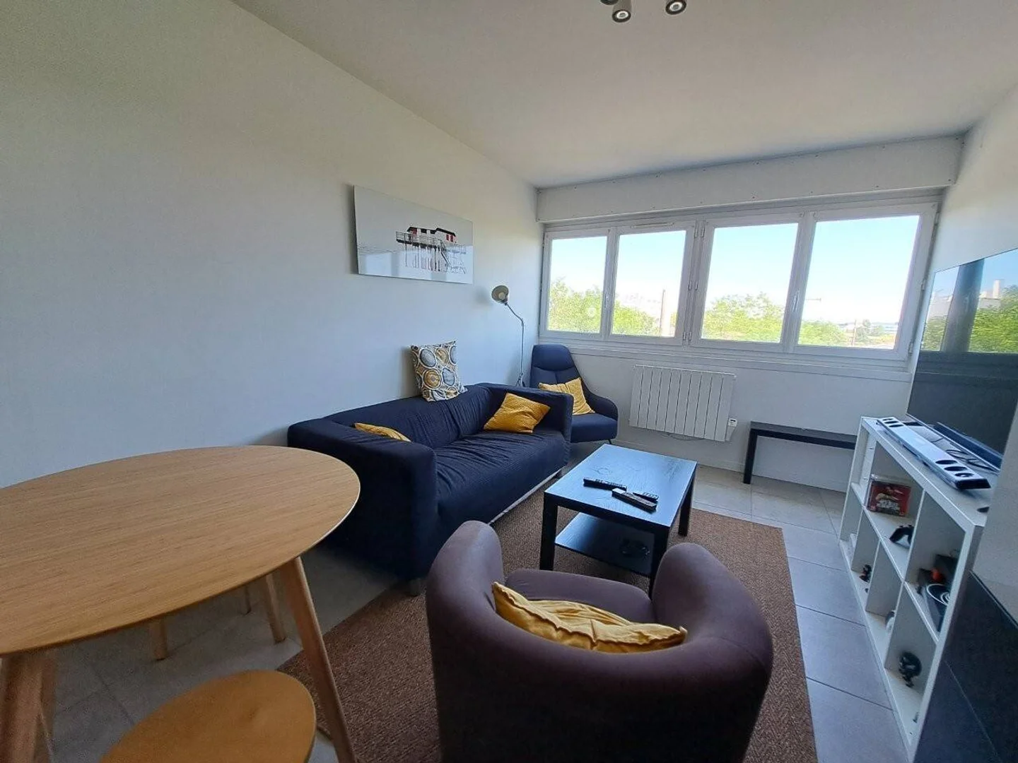 Cozy room for students available in 