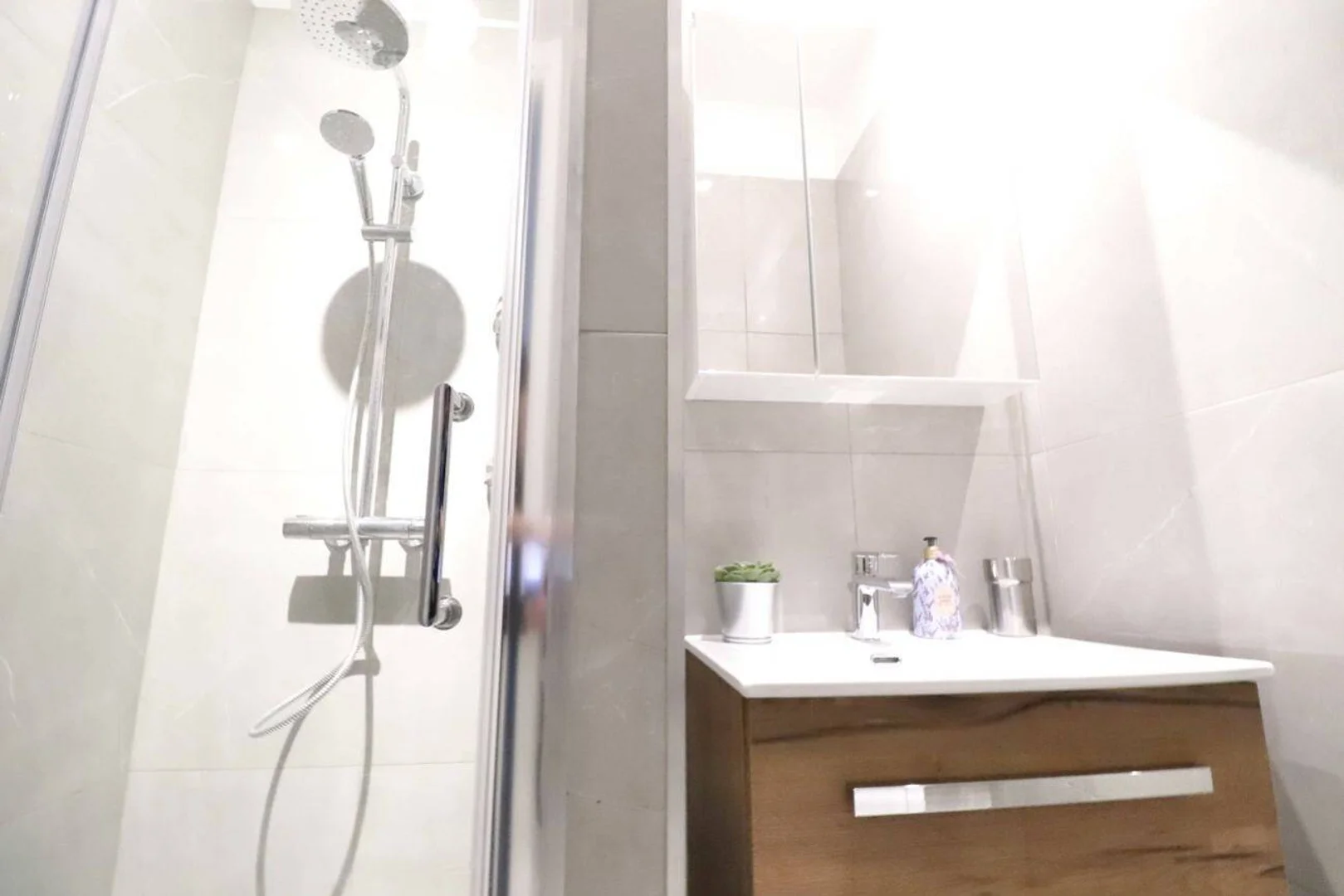 Budget-friendly student room close to campus in 