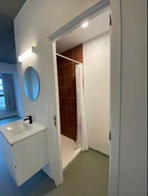 Habitación privada en residencia en Antwerpen, 2018, imagen 4 de 18
