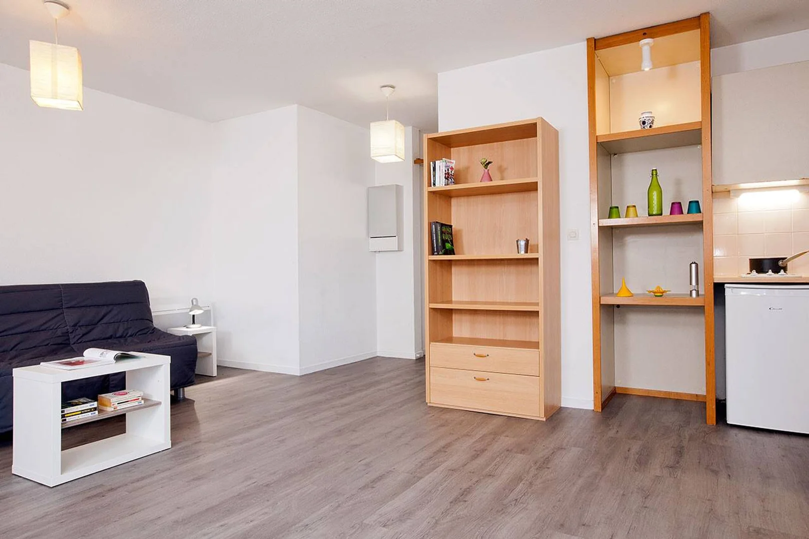 Zimmer in Studentenwohnung in  zu vermieten, voll möbliert