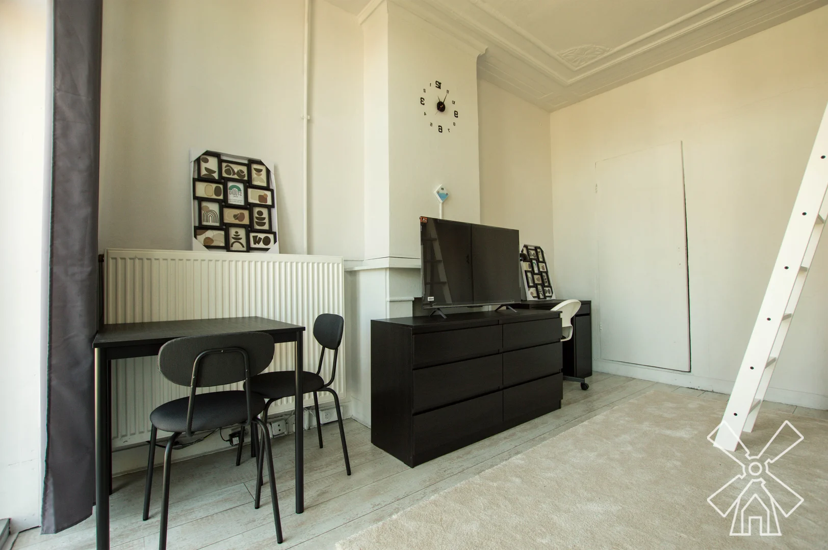 Studio d'étudiant minimaliste dans  avec agencement efficace