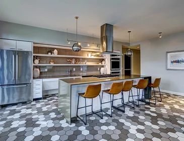Studio in residence at 4557 11th Ave NE, Seattle, WA 98105, United States, image 8 of 14