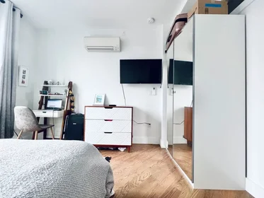 Entire place in residence at 291 Fenimore Street,  4, Prospect Lefferts Gardens, Brooklyn, NY, 11225, image 3 of 9
