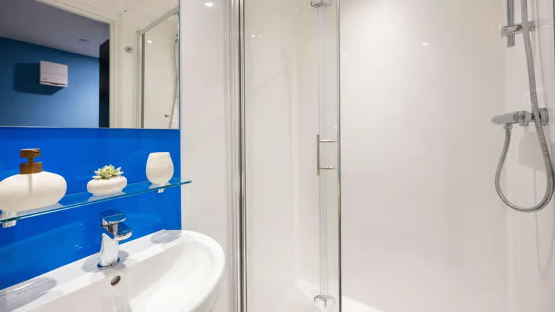 Fully equipped studio flat for students in 