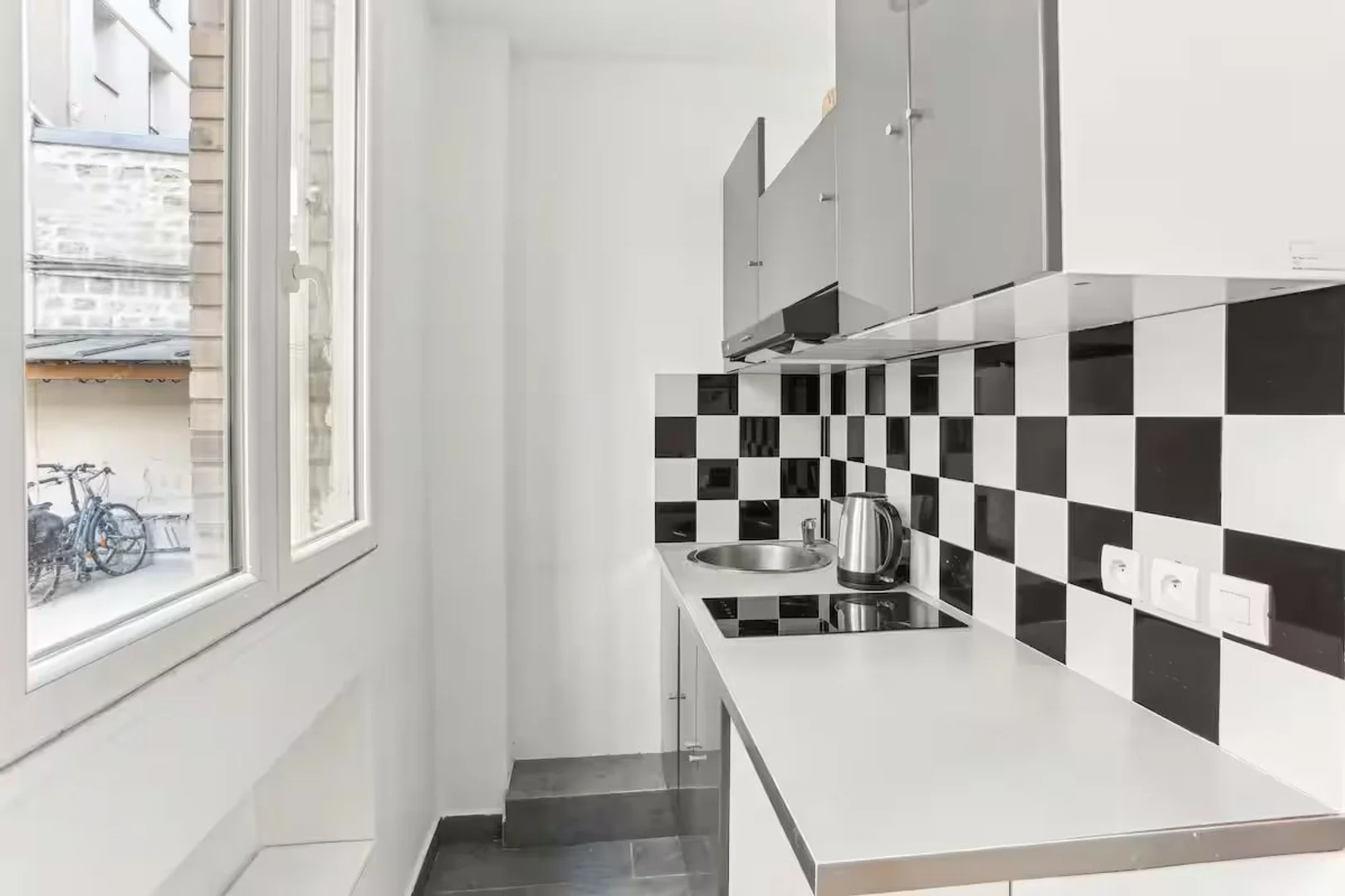 Modern student studio with complete amenities in 