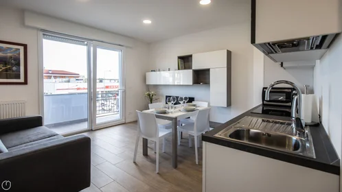 Chambre privée à Viale Vat, image 11 de 20