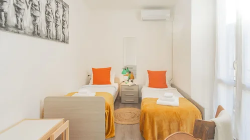 Quarto privado em Via Francesco Muralto, imagem 3 de 49