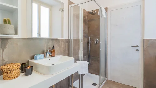 Quarto privado em Via Francesco Muralto, imagem 42 de 49