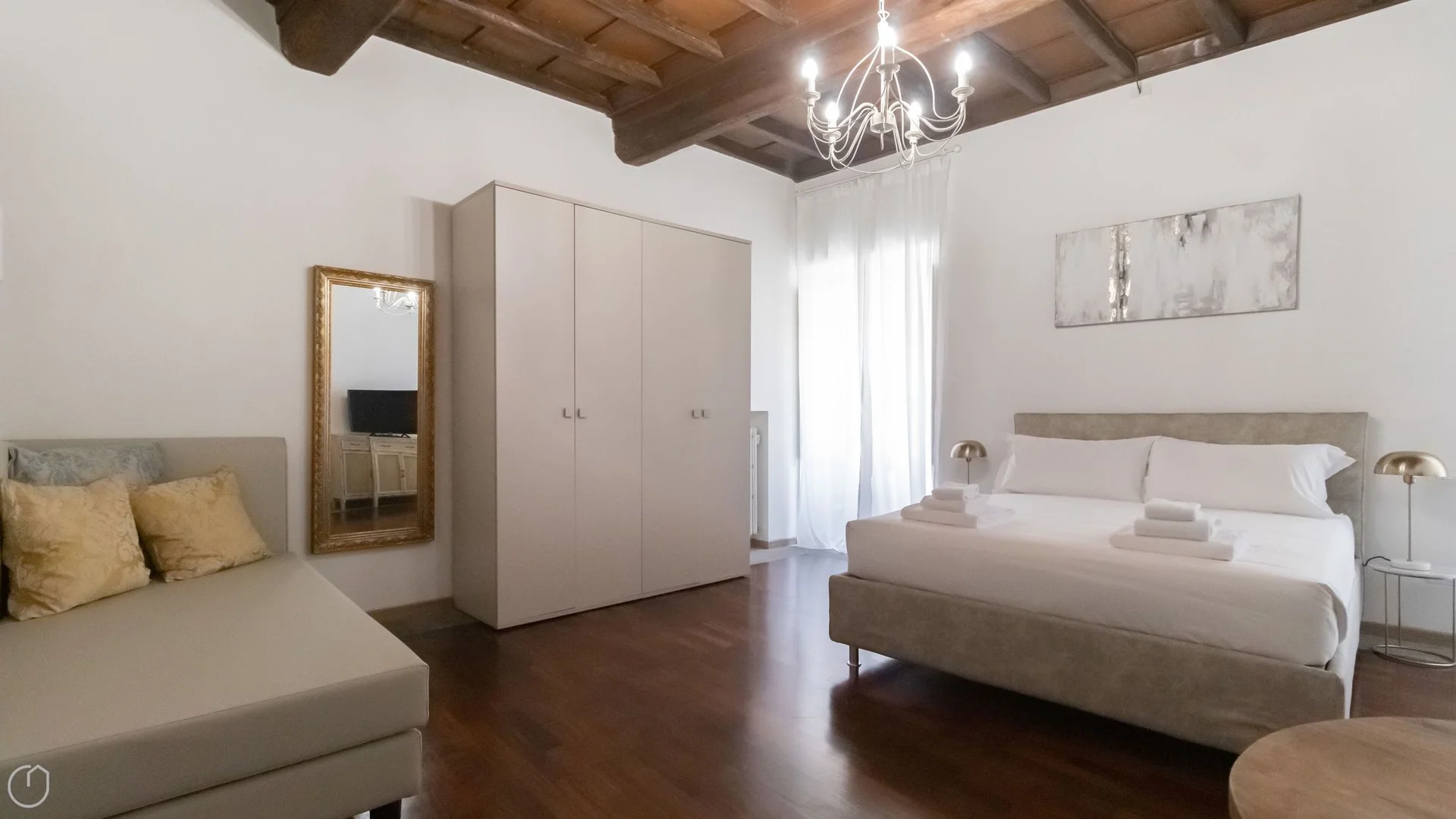 Habitación acogedora para estudiantes disponible en
