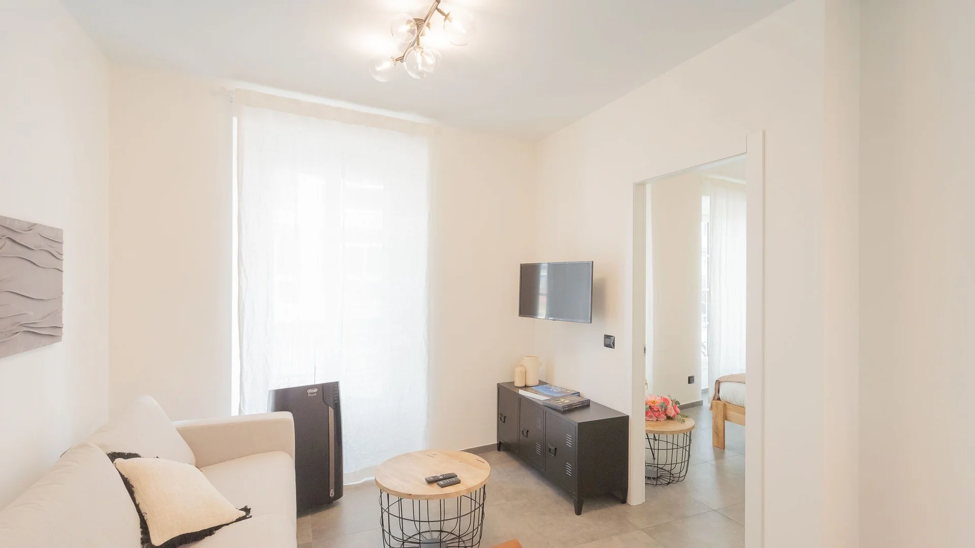 Chambre d'étudiant à  avec espace d'étude et installations communes