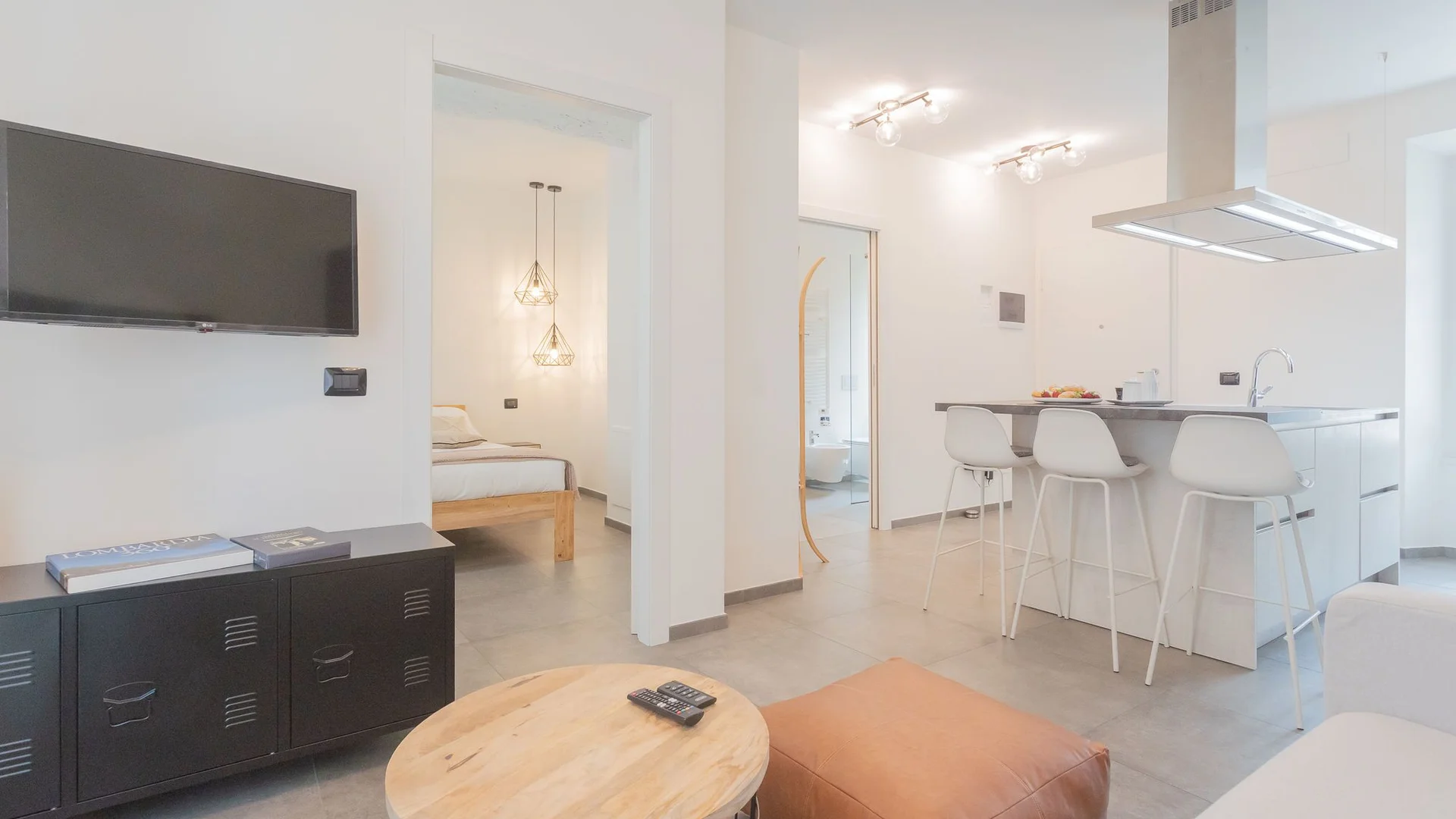 Chambre d'étudiant à  avec espace d'étude et installations communes