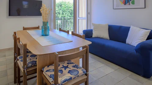 Habitación privada en Via Sassari, imagen 1 de 19