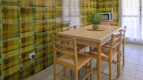 Habitación privada en Via Sassari, imagen 13 de 19