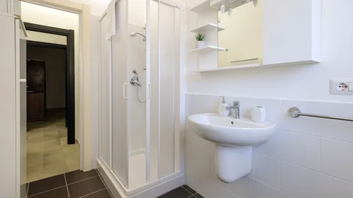 Habitación privada en Via Sassari, imagen 17 de 19