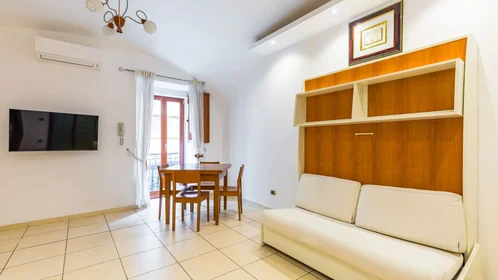 Apartamento inteiro em Vico San Nicola da Tolentino, imagem 1 de 24