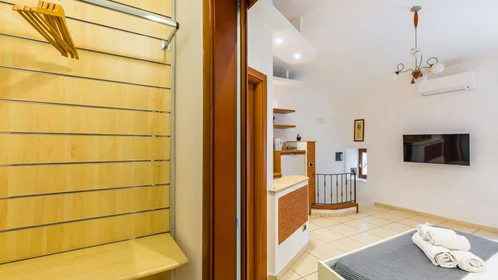 Apartamento inteiro em Vico San Nicola da Tolentino, imagem 24 de 24