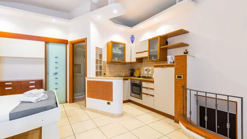 Apartamento inteiro em Vico San Nicola da Tolentino, imagem 9 de 24