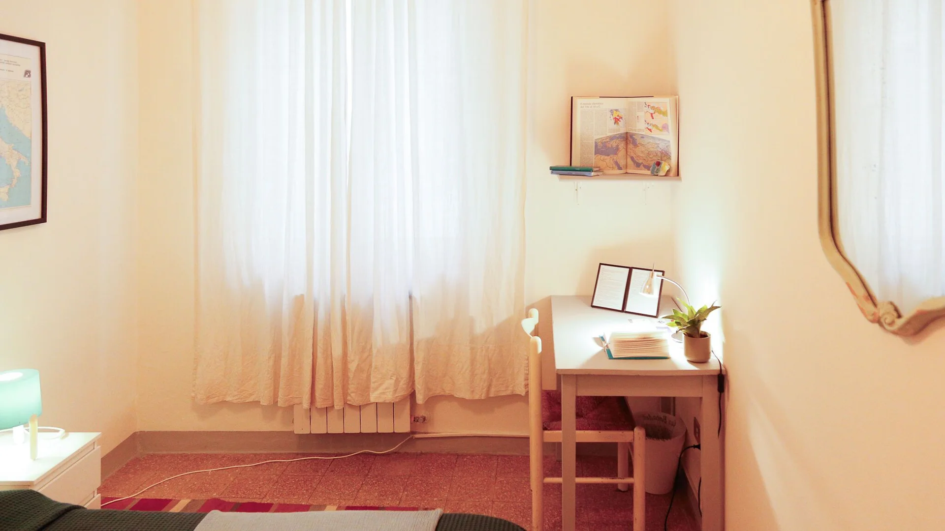 Chambre confortable pour étudiants disponible dans 
