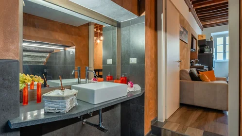 Quarto privado em Via S. Nicolao, imagem 15 de 18