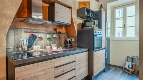 Quarto privado em Via S. Nicolao, imagem 8 de 18