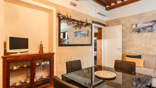 Quarto privado em Via S. Nicolao, imagem 10 de 18