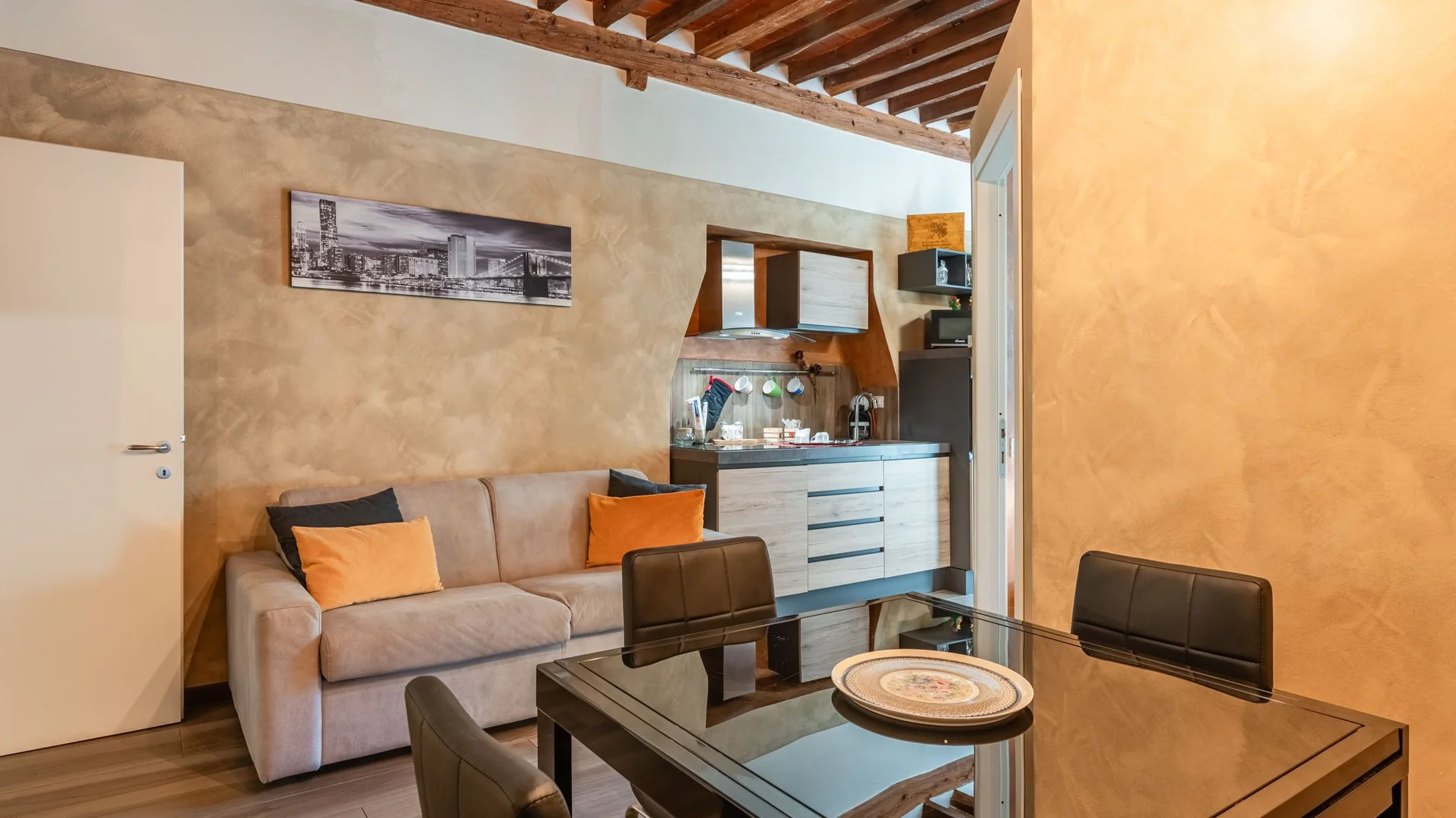 Quarto para alugar em apartamento de estudantes em , totalmente mobilado