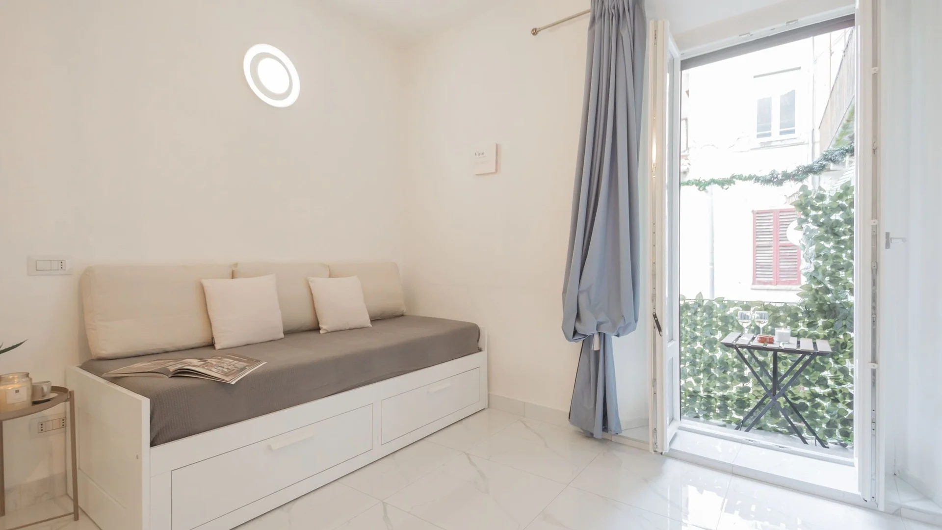 Student-friendly room in  with modern amenities