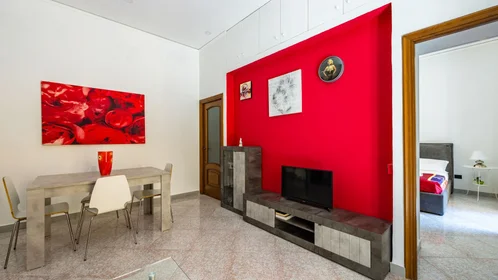 Habitación privada en Vico Milano, 18, imagen 1 de 10