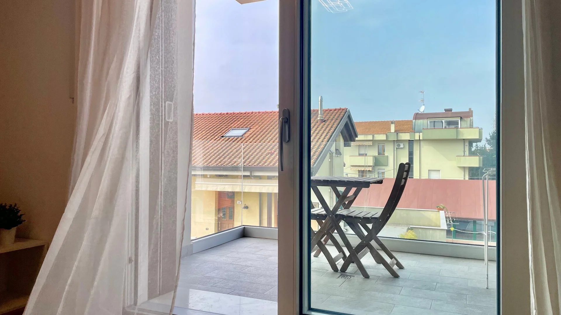 Bezahlbares Zimmer für Studenten mit ausreichender Beleuchtung in 