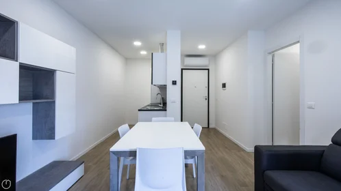 Stanza privata in Viale Vat, 52, immagine 2 di 34