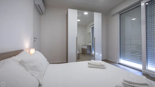 Stanza privata in Viale Vat, 52, immagine 15 di 34