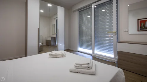 Stanza privata in Viale Vat, 52, immagine 18 di 34