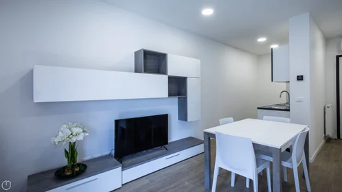 Stanza privata in Viale Vat, 52, immagine 5 di 34
