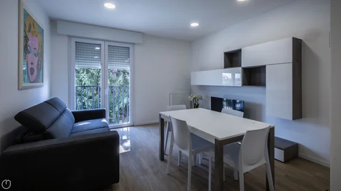 Stanza privata in Viale Vat, 52, immagine 9 di 34