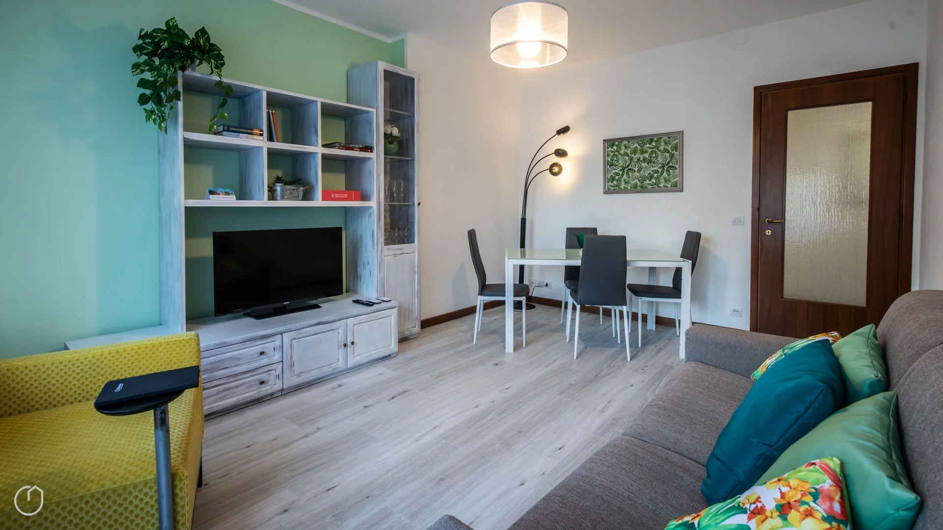 Quarto amigo do estudante em  com comodidades modernas