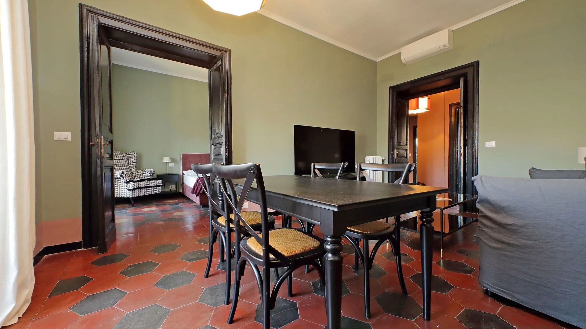 Chambre confortable pour étudiants disponible dans 