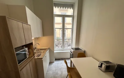 Prywatny pokój w rezydencji 40 Rue Burdeau, obraz 11 12