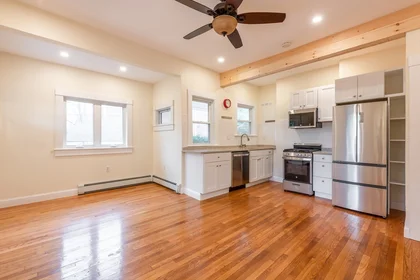Evin tamamı Ikamet yerinde konumu 12, Rindge Ave., Unit 2, North Cambridge, Cambridge, MA, 02140, 14 25 görüntüsü