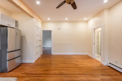 Evin tamamı Ikamet yerinde konumu 12, Rindge Ave., Unit 2, North Cambridge, Cambridge, MA, 02140, 22 25 görüntüsü
