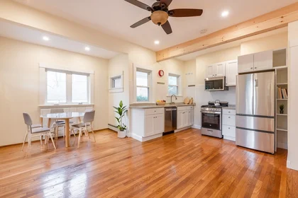 Evin tamamı Ikamet yerinde konumu 12, Rindge Ave., Unit 2, North Cambridge, Cambridge, MA, 02140, 24 25 görüntüsü