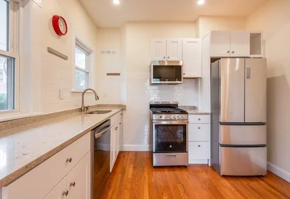 Evin tamamı Ikamet yerinde konumu 12, Rindge Ave., Unit 2, North Cambridge, Cambridge, MA, 02140, 6 25 görüntüsü