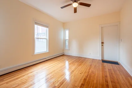 Evin tamamı Ikamet yerinde konumu 12, Rindge Ave., Unit 2, North Cambridge, Cambridge, MA, 02140, 10 25 görüntüsü