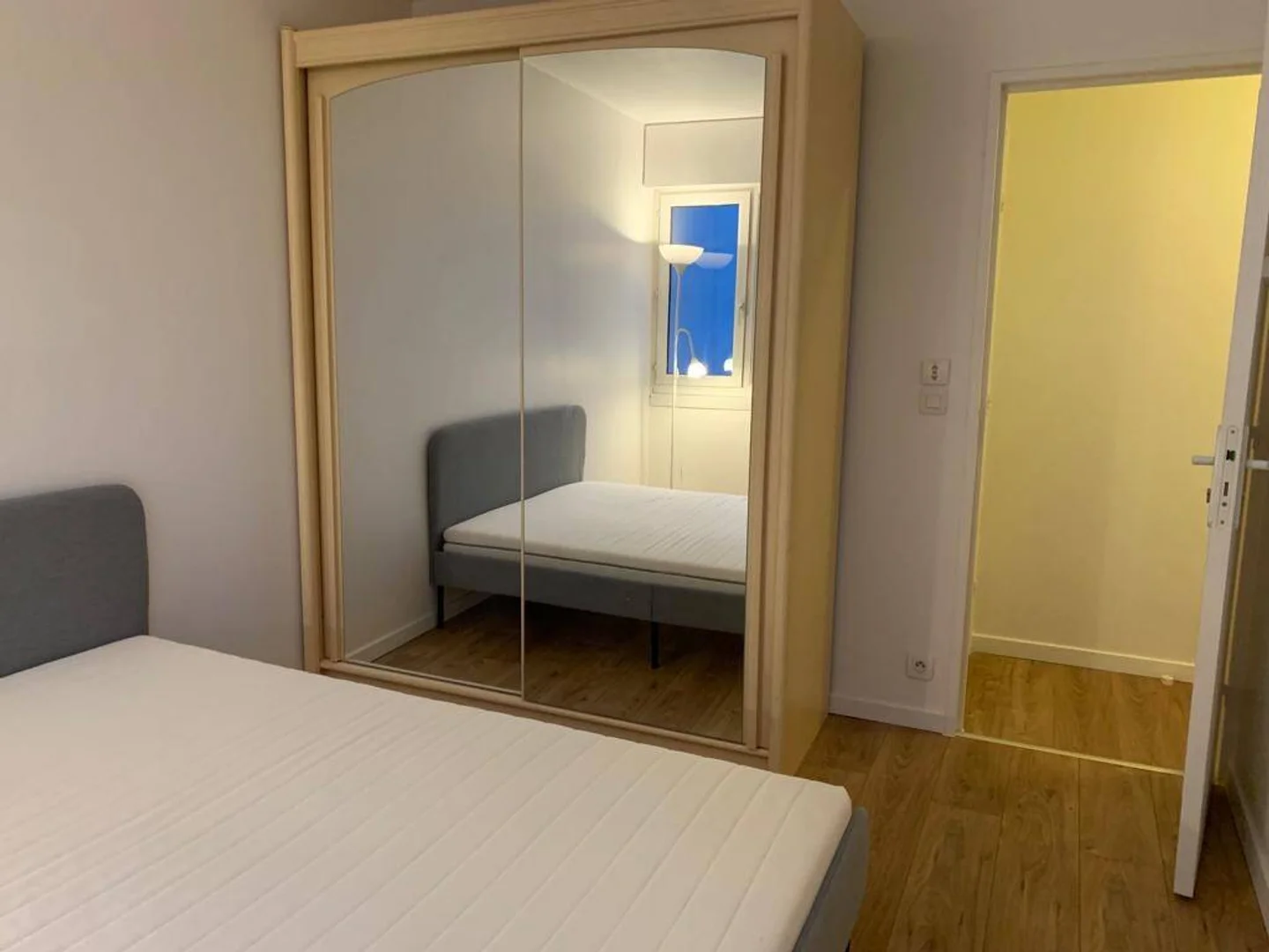 Chambre d'étudiant bon marché à proximité du campus dans 
