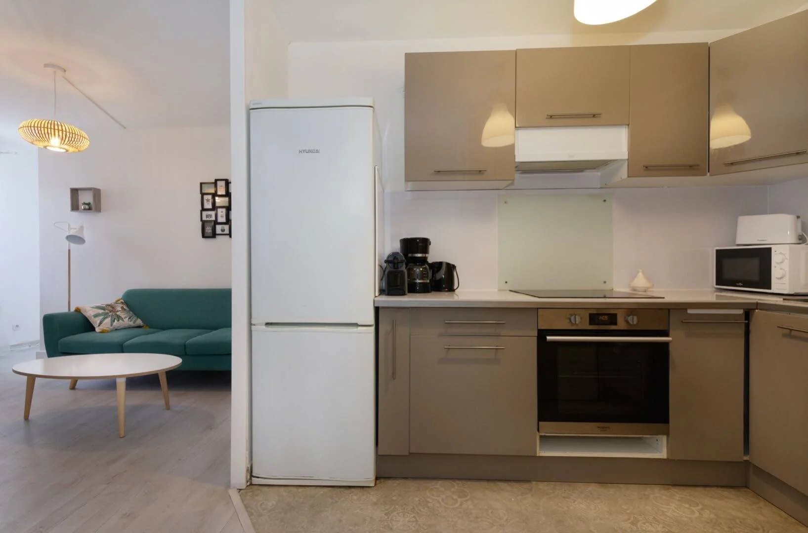 Chambre conviviale pour les étudiants dans  avec des équipements modernes