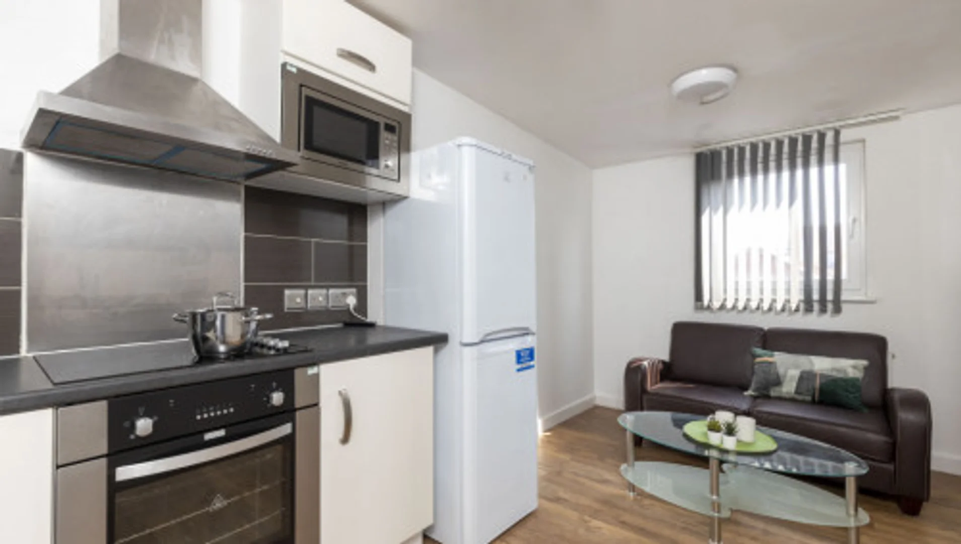 Cozy room for students available in 