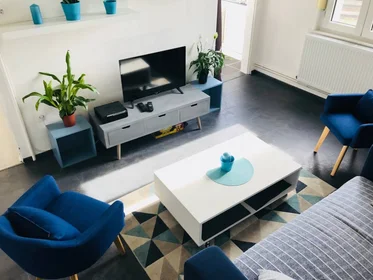 Quarto para alugar ao mês em {area}