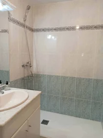 Habitación privada en Carrer del Riu Jalón, 1, 46022 València, Valencia, Spagna, imagen 21 de 22