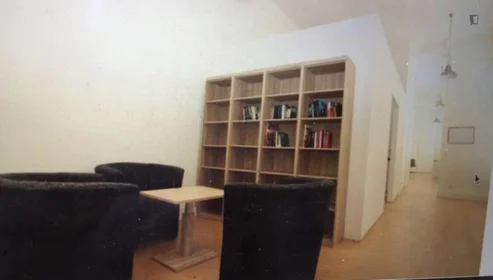 Stanza privata in residence in Tokiostrasse, immagine 16 di 21