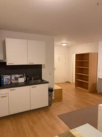 Stanza privata in residence in Tokiostrasse, immagine 5 di 21