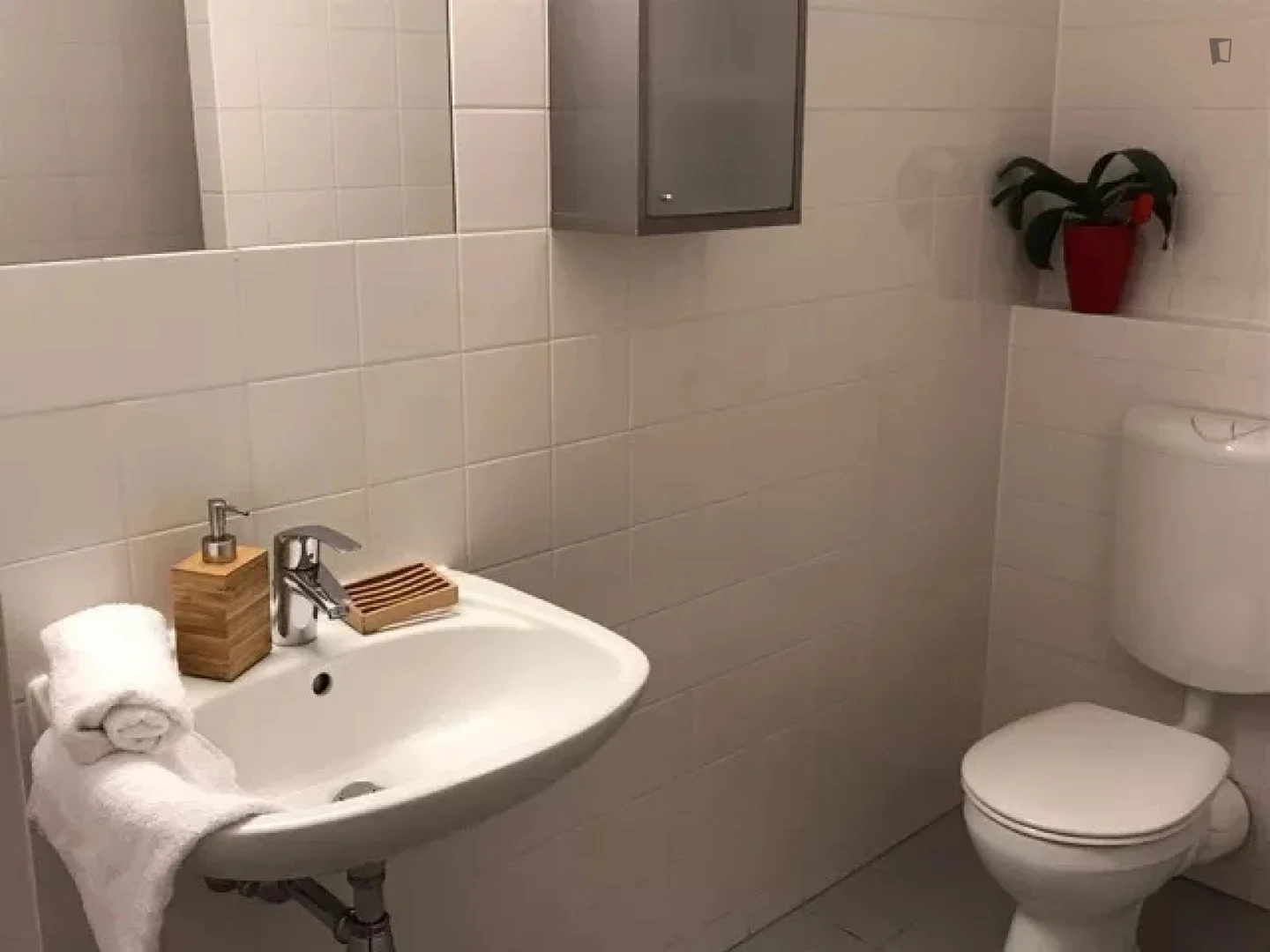 Economical student room with convenient location in 